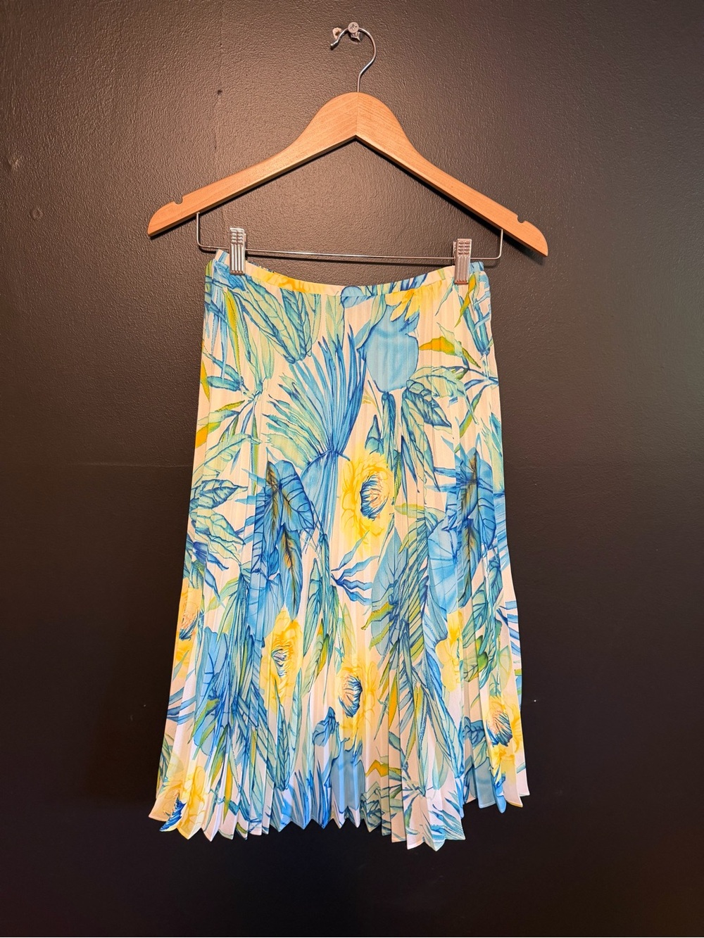 Pleated Botanical Palms Midi Skirt